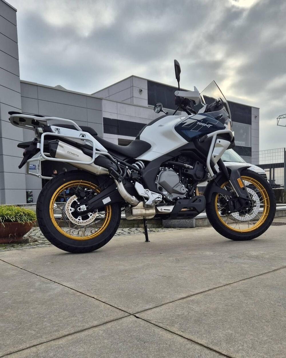 CFMOTO 700MT Adventure (2025 - 26) (2)