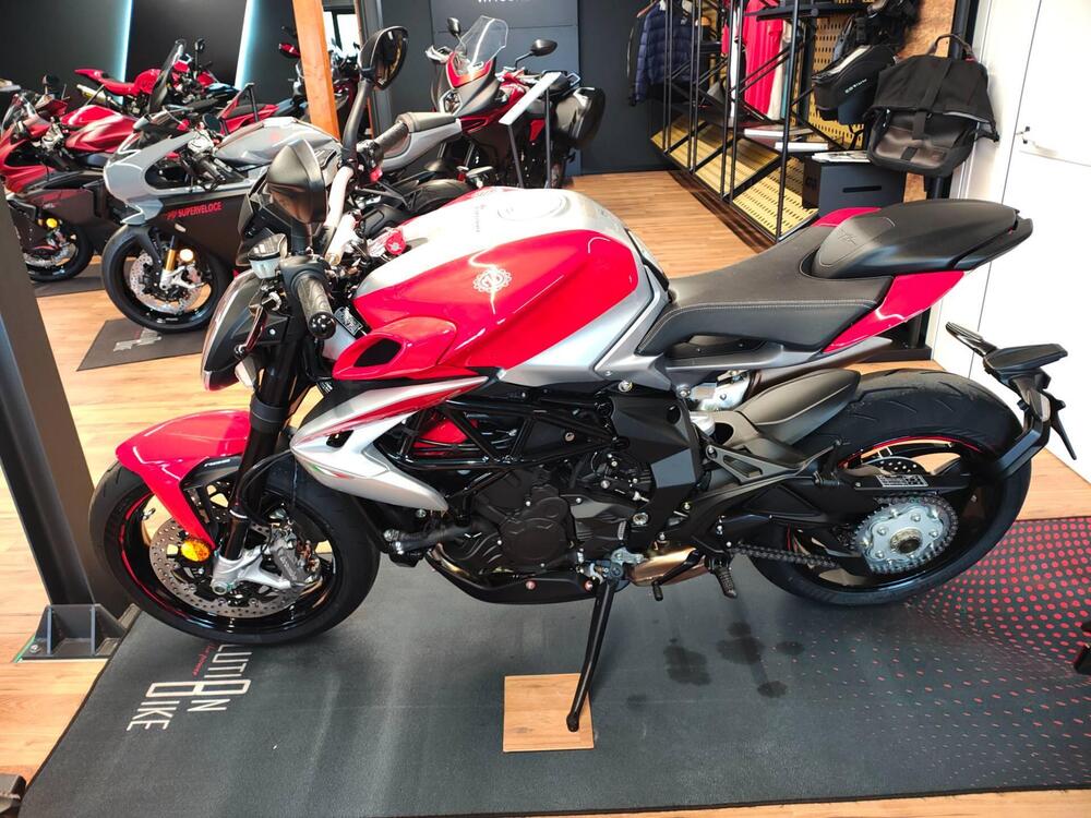 MV Agusta Brutale 800 RR Ottantesimo (2025 - 26) (3)
