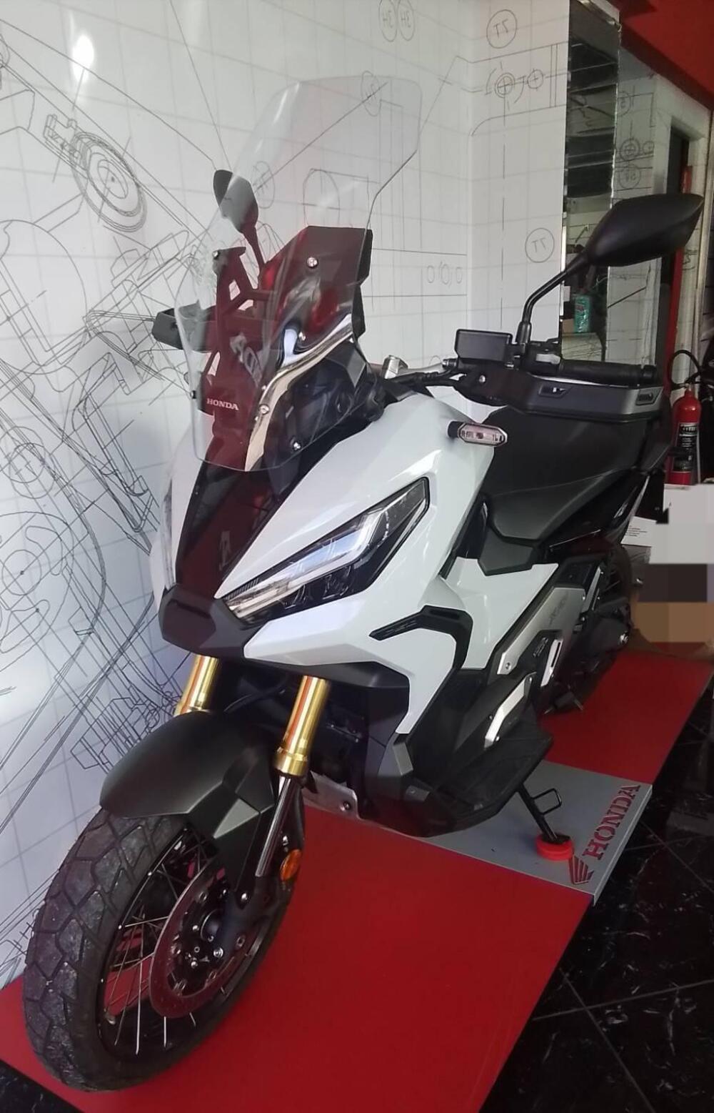 Honda X-ADV 750 DCT (2021 - 24) (2)