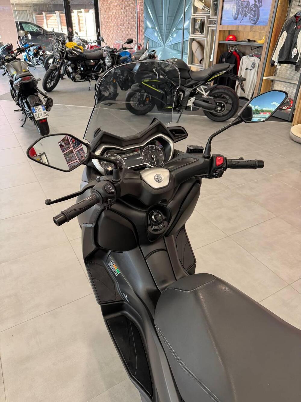 Yamaha X-Max 300 (2021 - 24) (8)