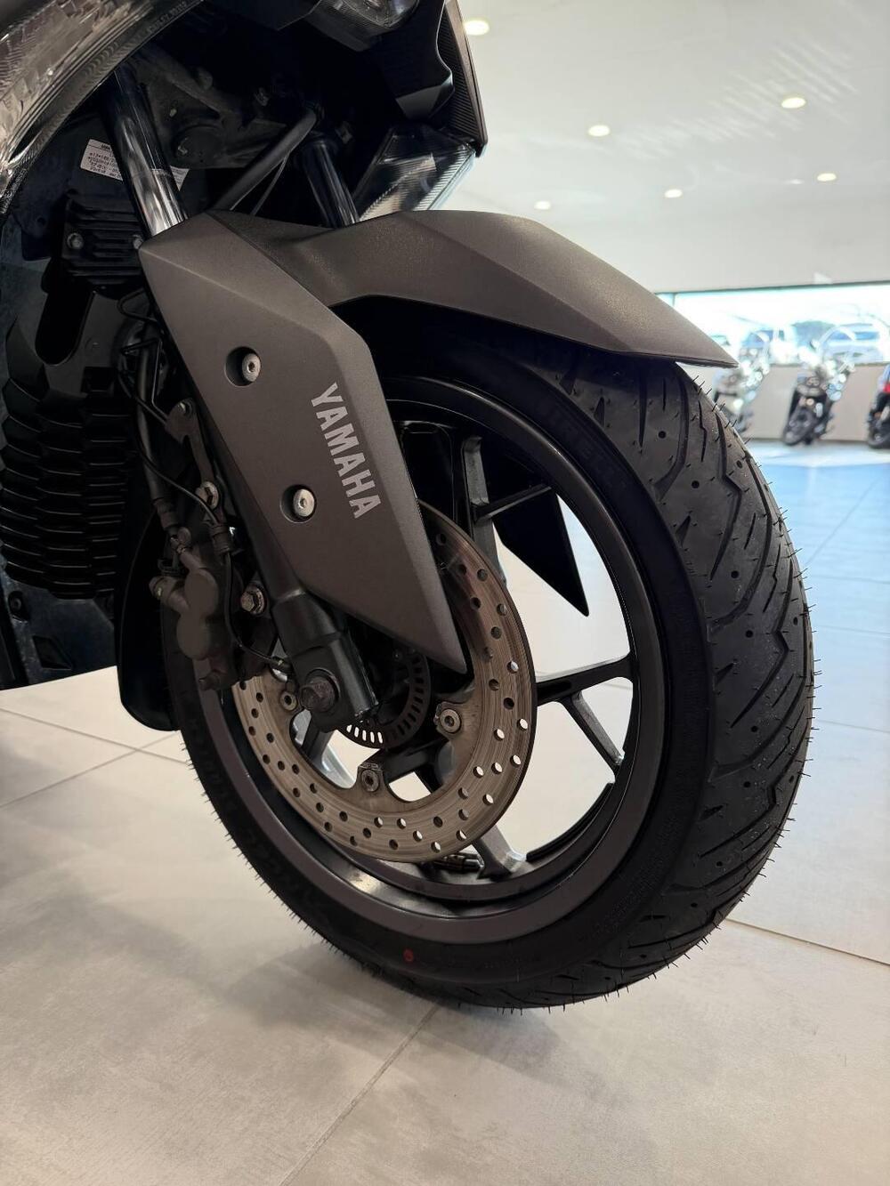Yamaha X-Max 300 (2021 - 24) (14)