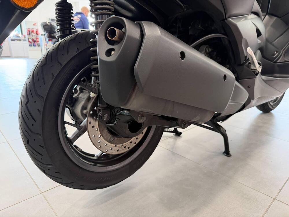 Yamaha X-Max 300 (2021 - 24) (13)