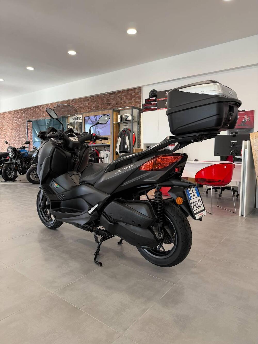 Yamaha X-Max 300 (2021 - 24) (4)
