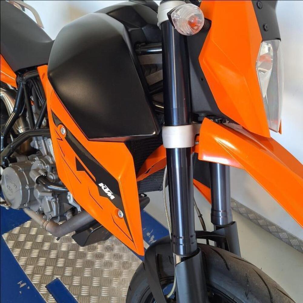 KTM 990 Supermoto (2007 - 08) (11)