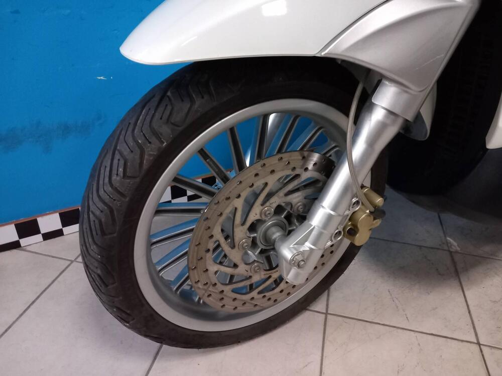 Piaggio Beverly 300 i.e. (2010 - 16) (7)