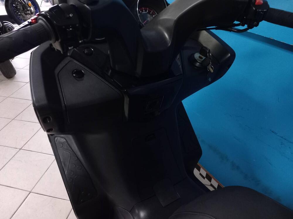 Kymco Downtown 300i (2009 - 17) (10)