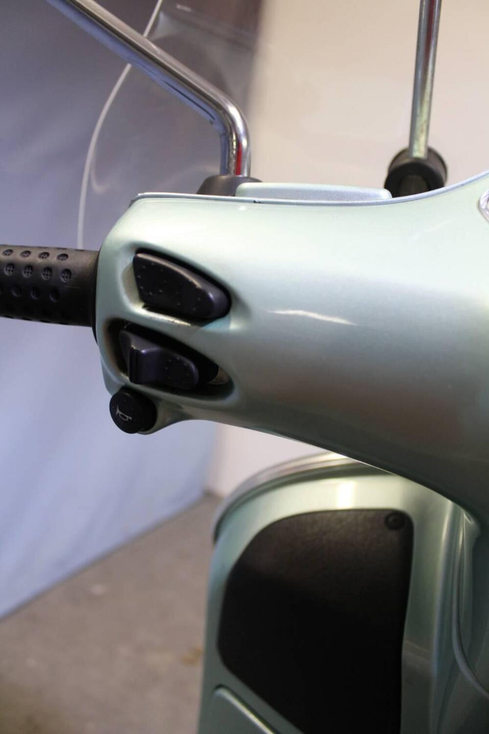 Vespa Granturismo 200 L (10)