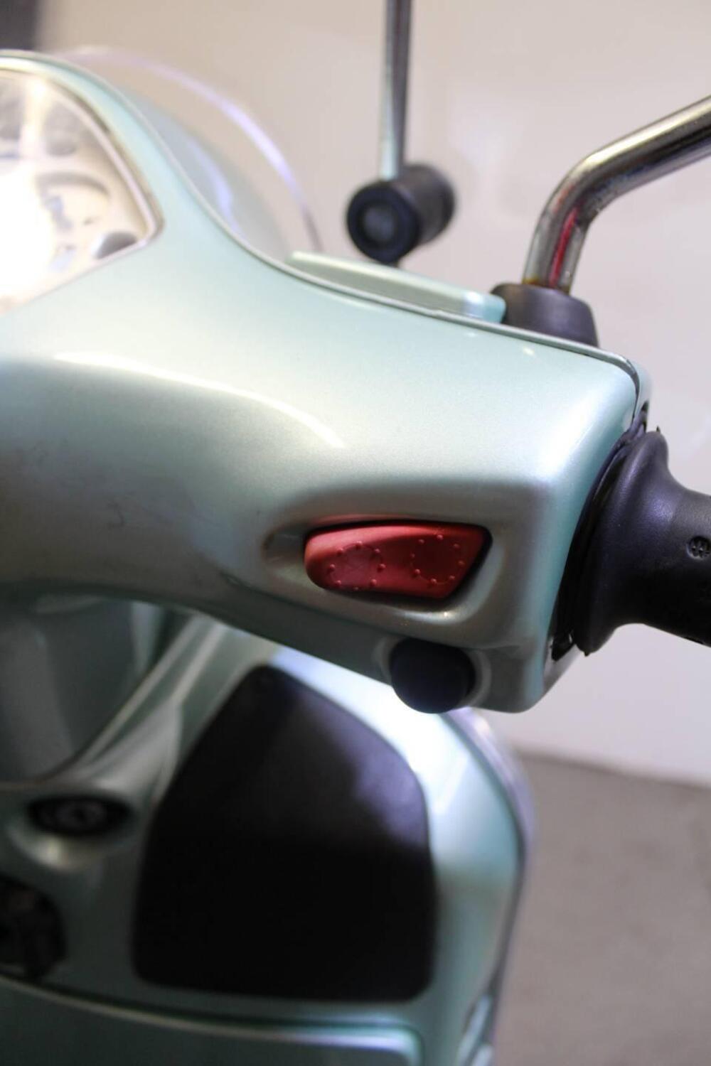 Vespa Granturismo 200 L (11)