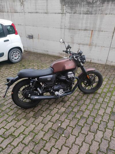 Moto Guzzi V7 III Stone Night Pack (2019 - 20) usata