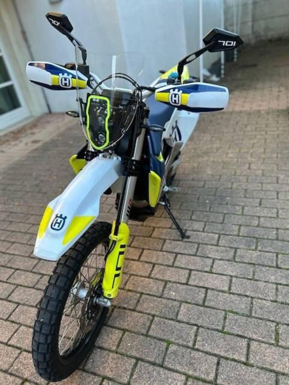 Husqvarna 701 Enduro (2023 - 25) (3)