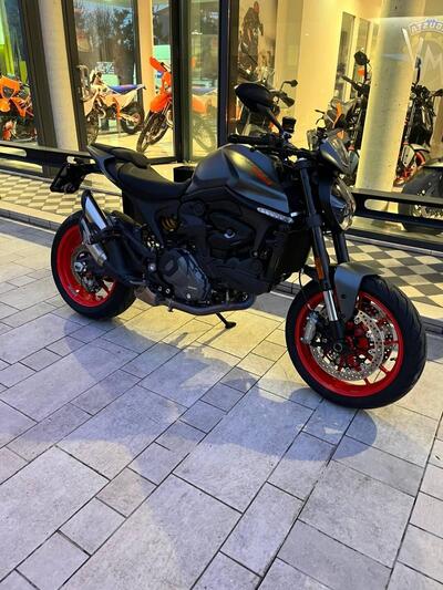 Ducati Monster 937 (2021 - 25) usata