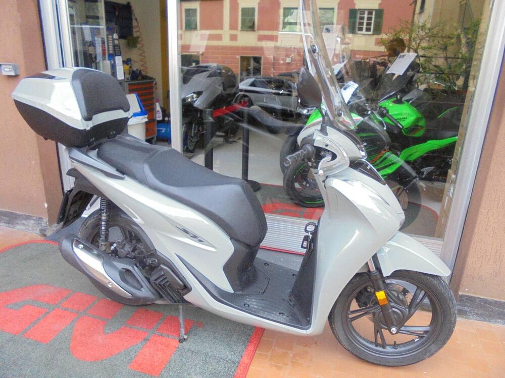 Honda SH 125i (2024 - 25) (2)