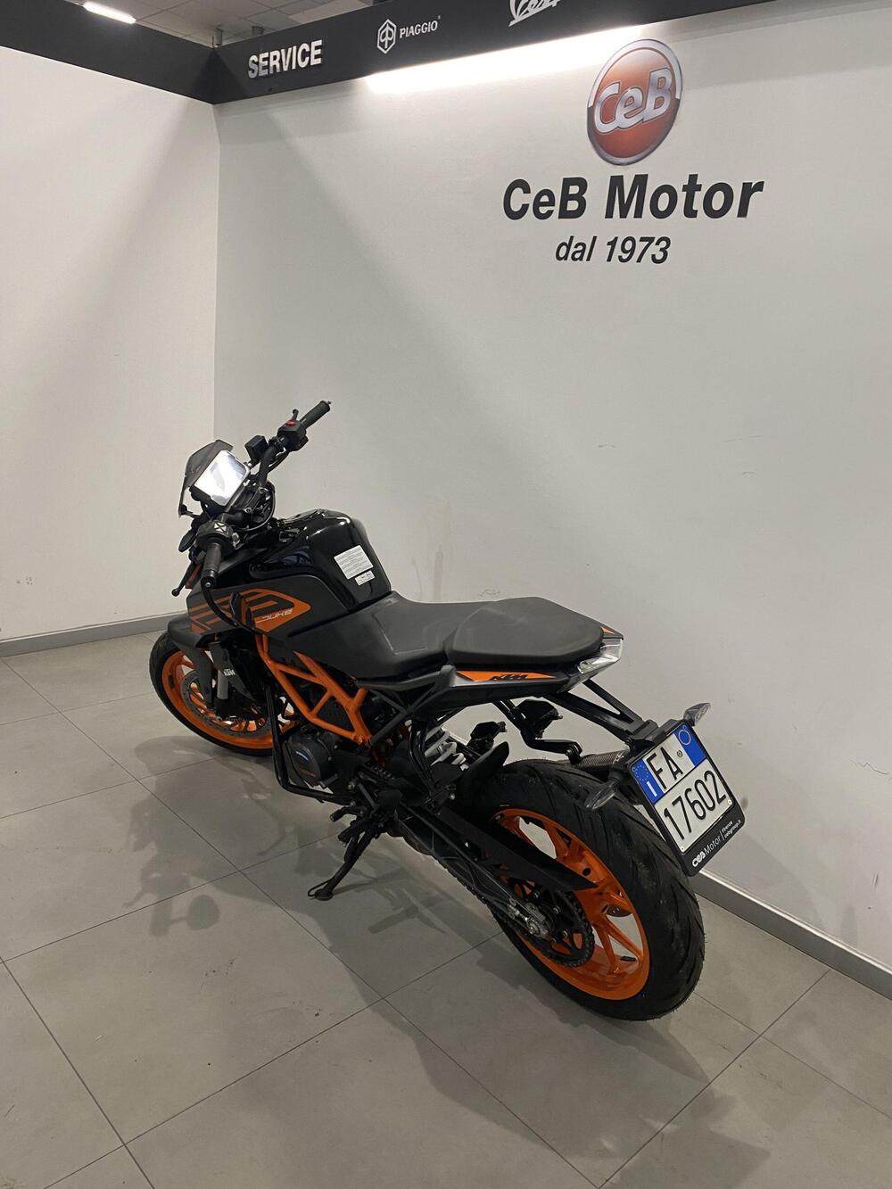 KTM 125 Duke (2021 - 23) (2)