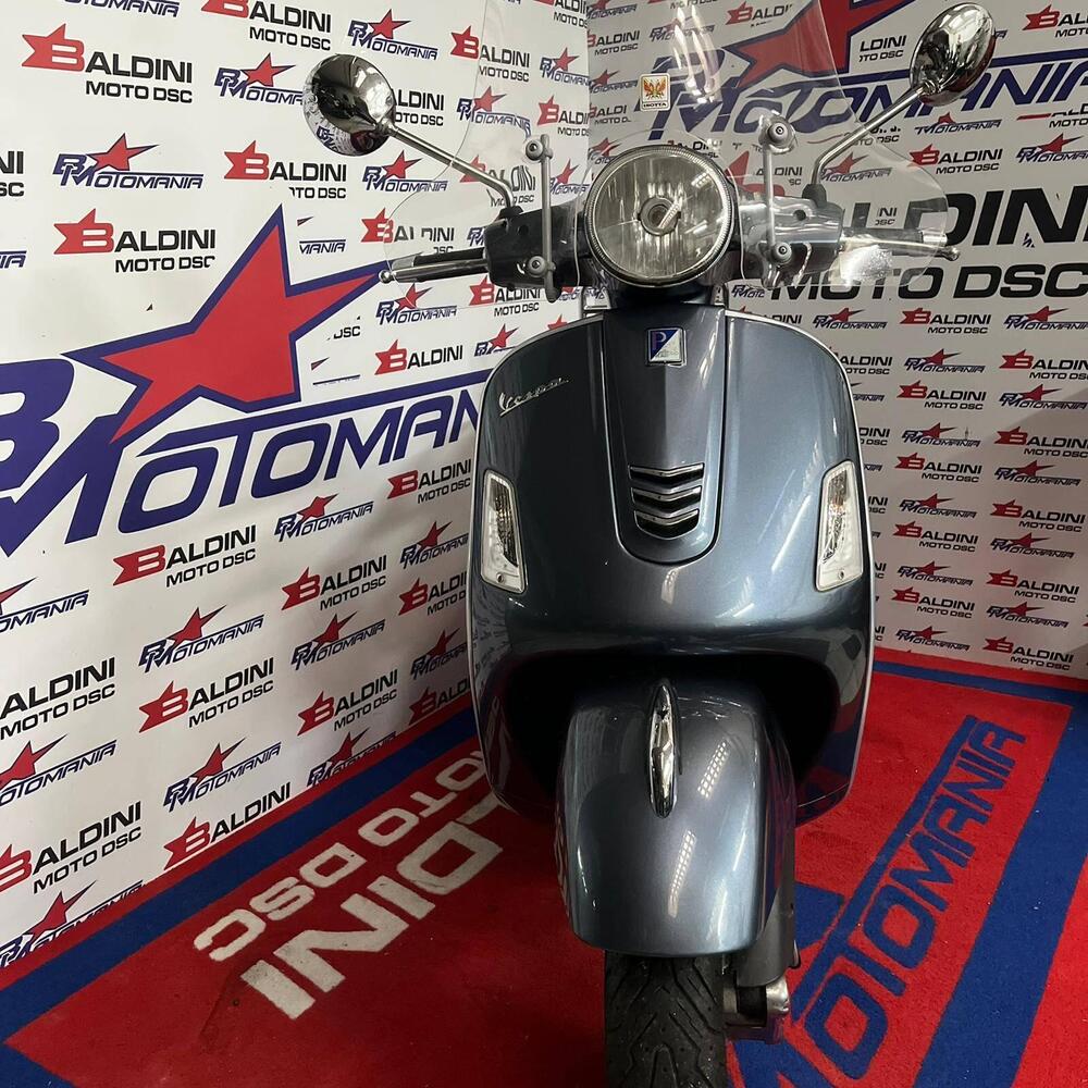 Vespa GTS 300 (2017 - 18) (2)