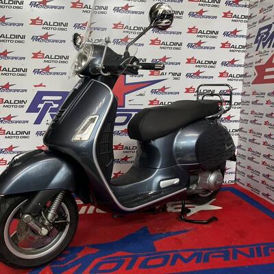Vespa GTS 300 (2017 - 18) usata