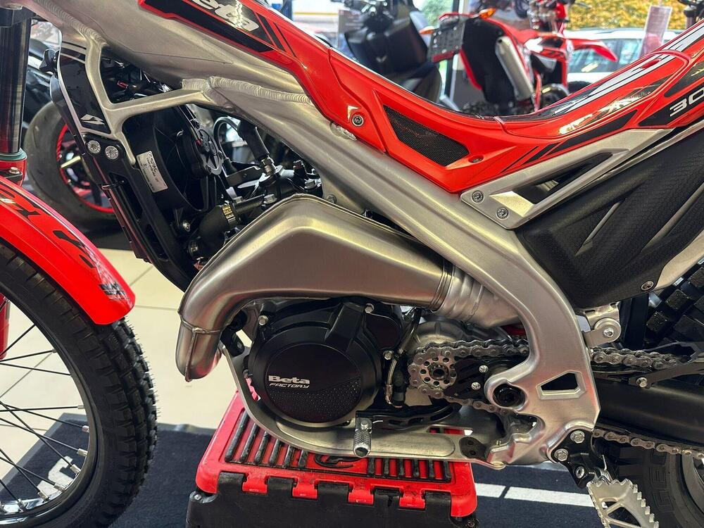 Betamotor Evo 300 2T (2025) (12)