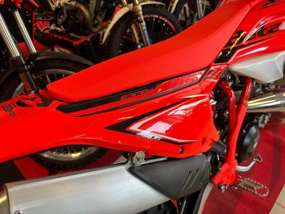 Betamotor RR X-PRO 300 2T Enduro (2025) (13)