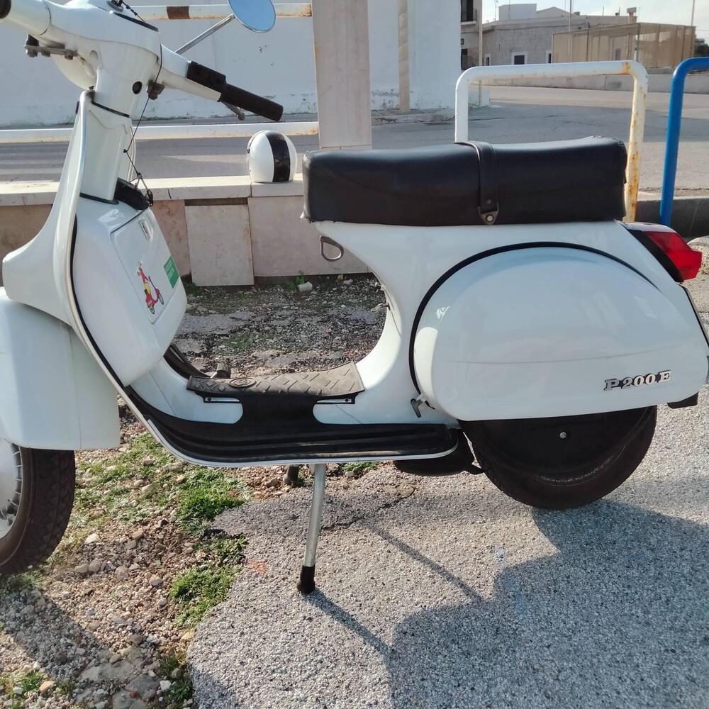 Piaggio vespa p200e