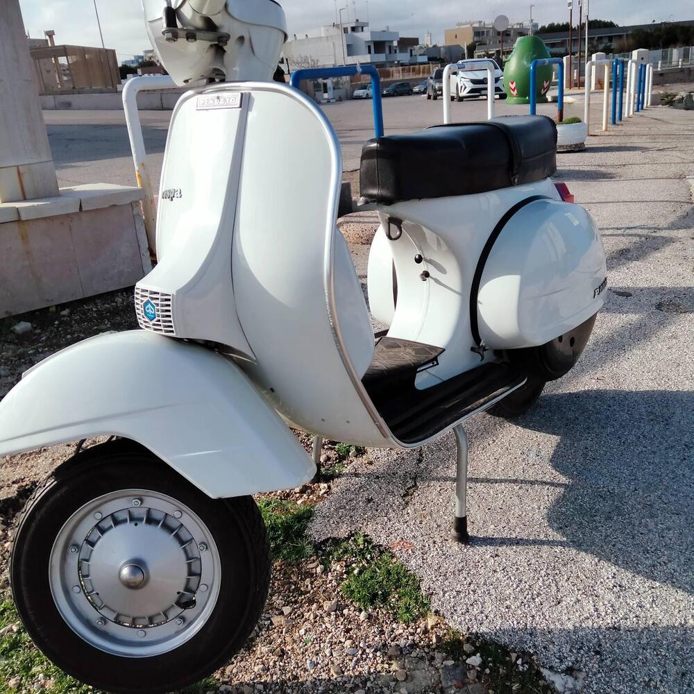 Piaggio vespa p200e (4)