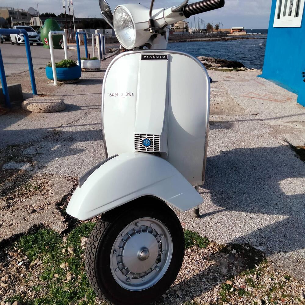 Piaggio vespa p200e (5)
