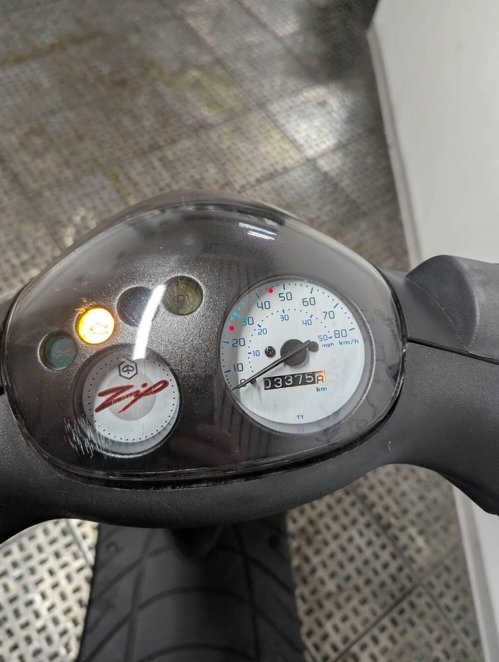 Piaggio Zip 50 S 4T (2021 - 25) (4)