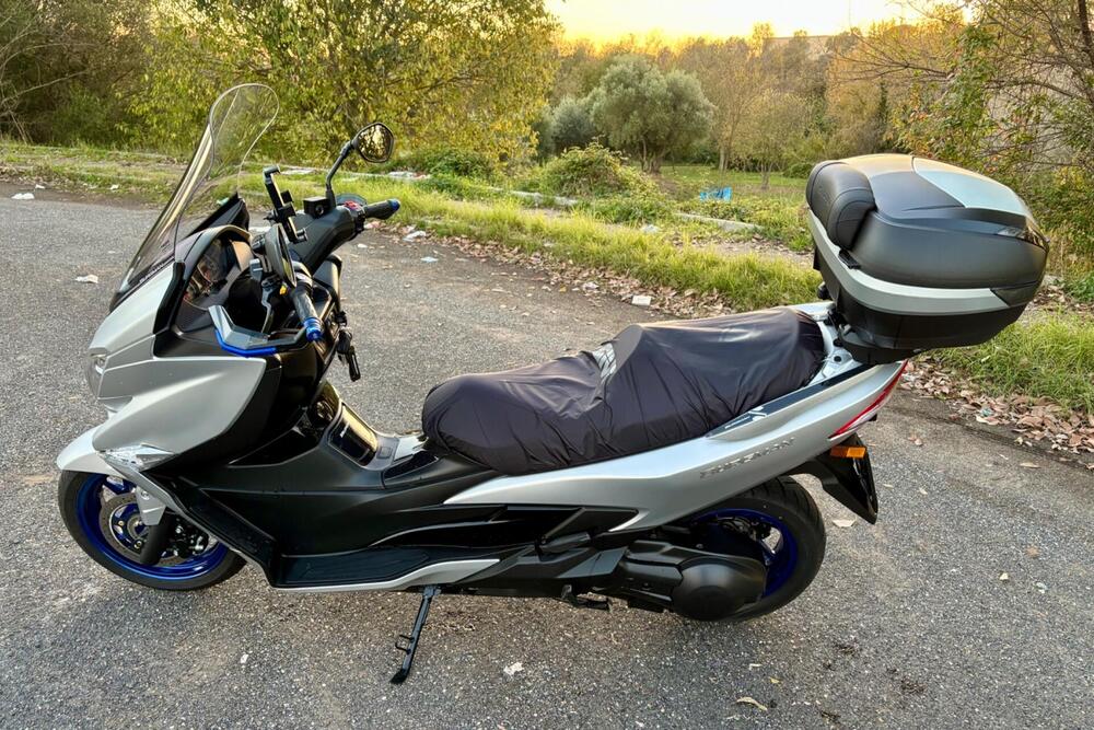 Suzuki Burgman 400 (2022 - 24) (3)