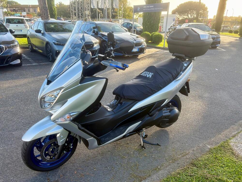 Suzuki Burgman 400 (2022 - 24) (9)