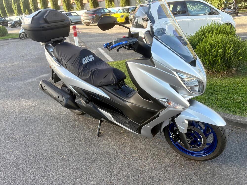 Suzuki Burgman 400 (2022 - 24) (10)