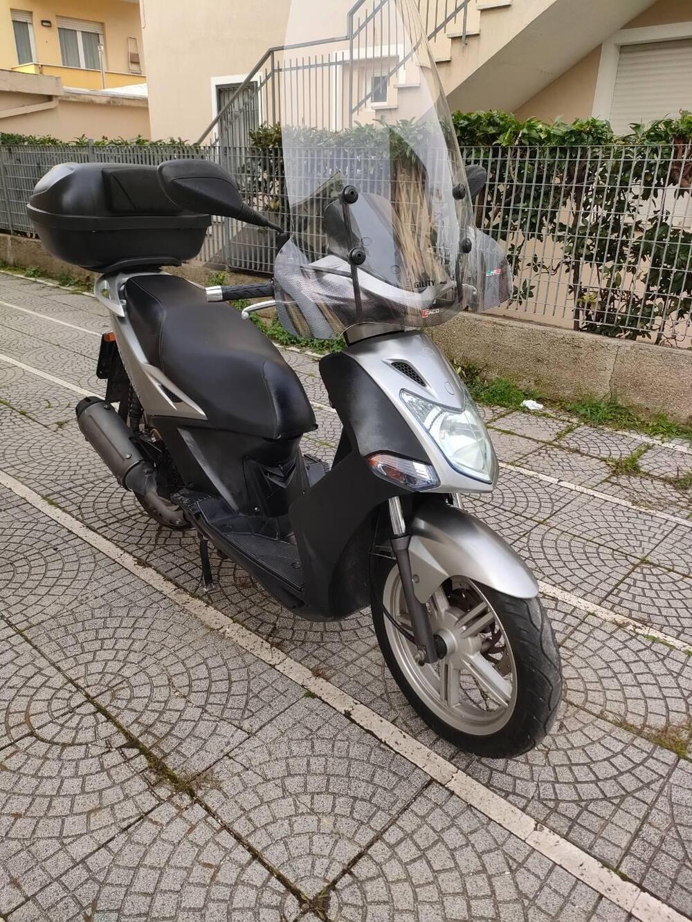 Kymco Agility 125 R16 (2008 - 17) (8)