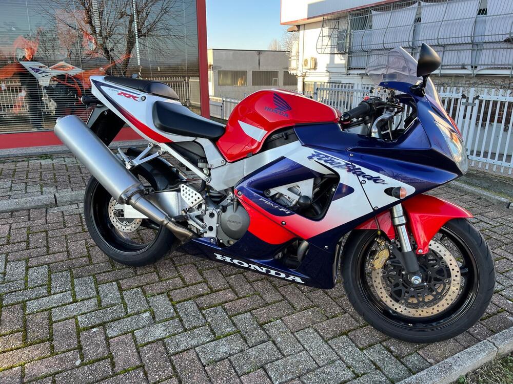 Honda CBR 900 RR Fireblade (2000 - 01) (2)