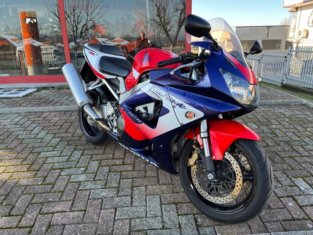 Honda CBR 900 RR Fireblade (2000 - 01) (3)