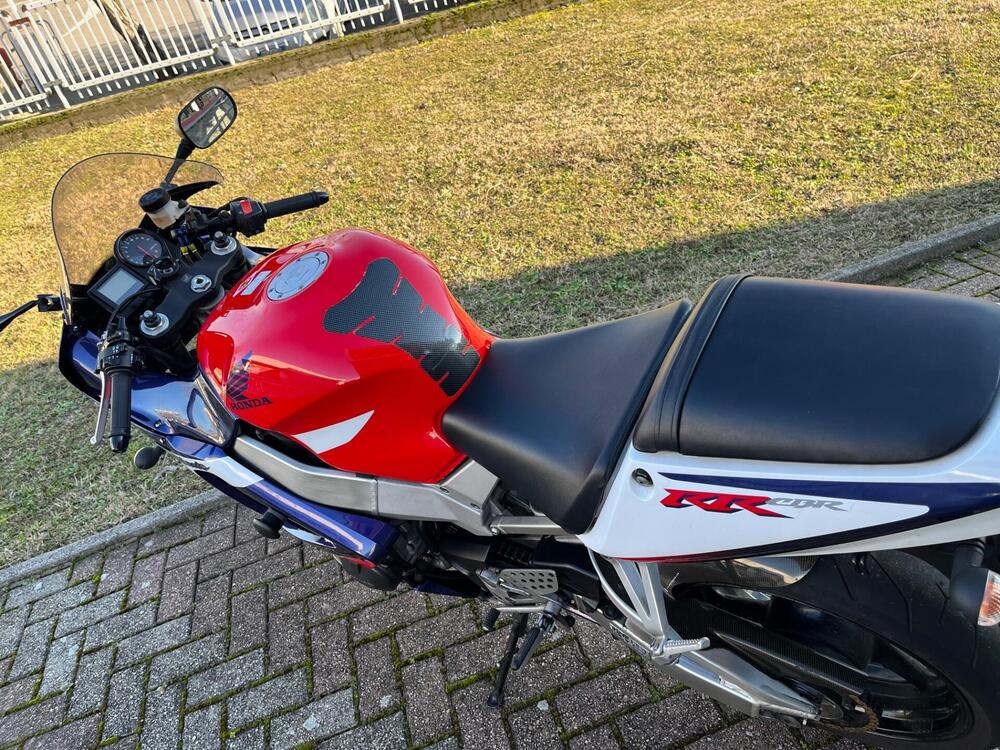 Honda CBR 900 RR Fireblade (2000 - 01) (10)