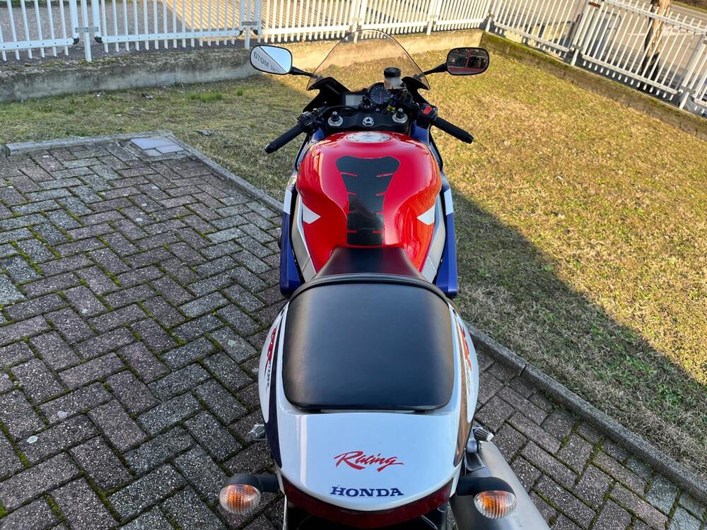 Honda CBR 900 RR Fireblade (2000 - 01) (11)