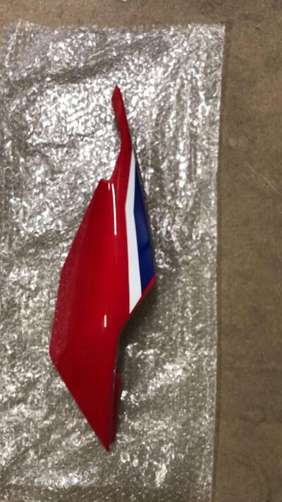 FIANCO POSTERIORE DESTRO PER HONDA CBR 1000 RR-R 7