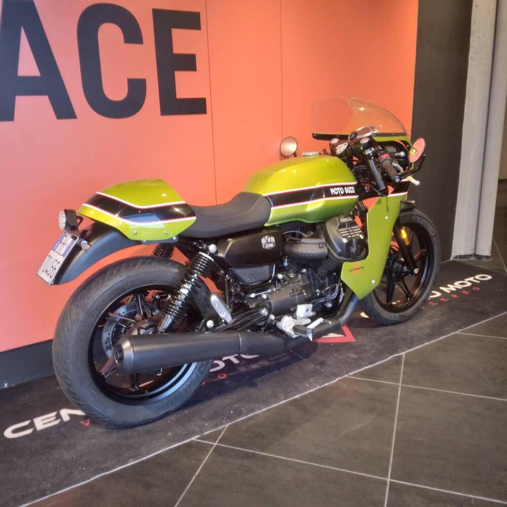 Moto Guzzi V7 Stone (2021 - 24) (6)