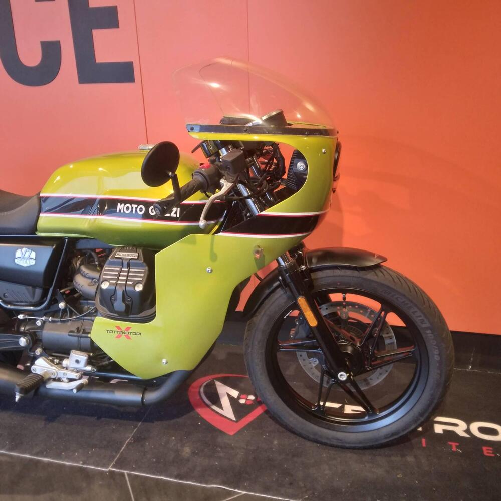 Moto Guzzi V7 Stone (2021 - 24) (7)