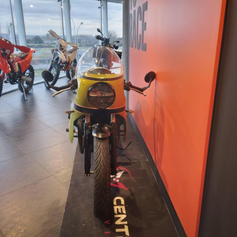 Moto Guzzi V7 Stone (2021 - 24) (9)