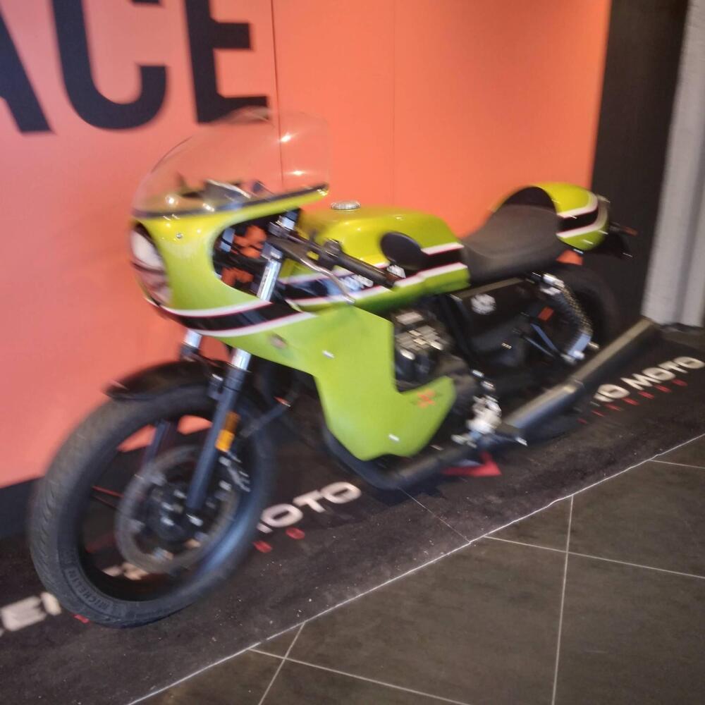 Moto Guzzi V7 Stone (2021 - 24) (11)