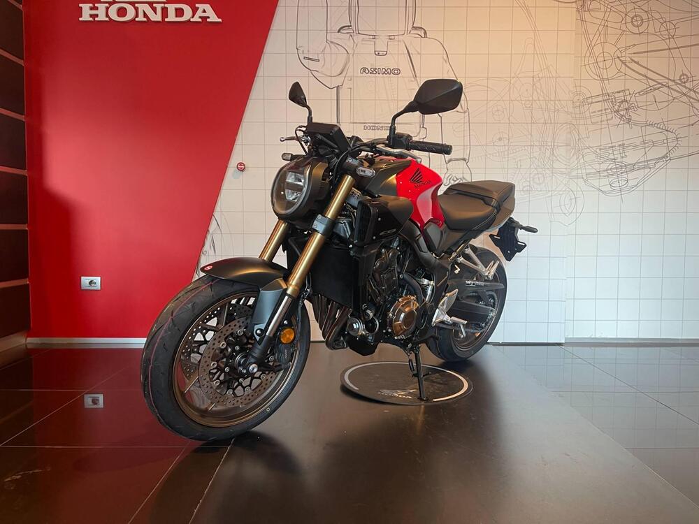 Honda CB 650 R E-Clutch (2024 - 26) (4)