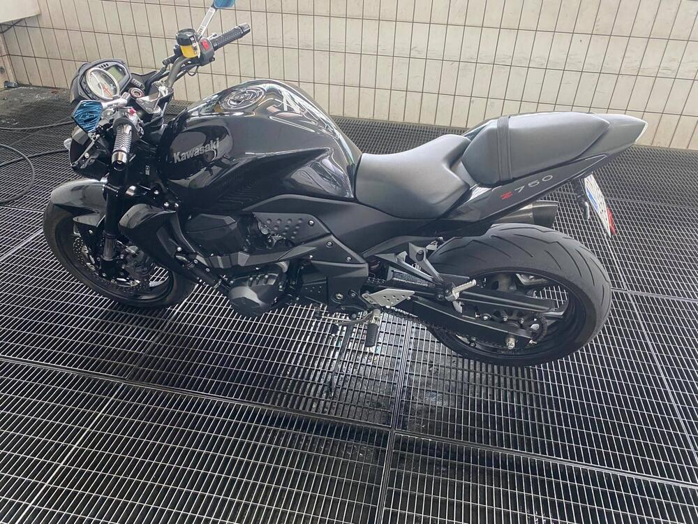 Kawasaki Z 750 (2007 - 14) (5)