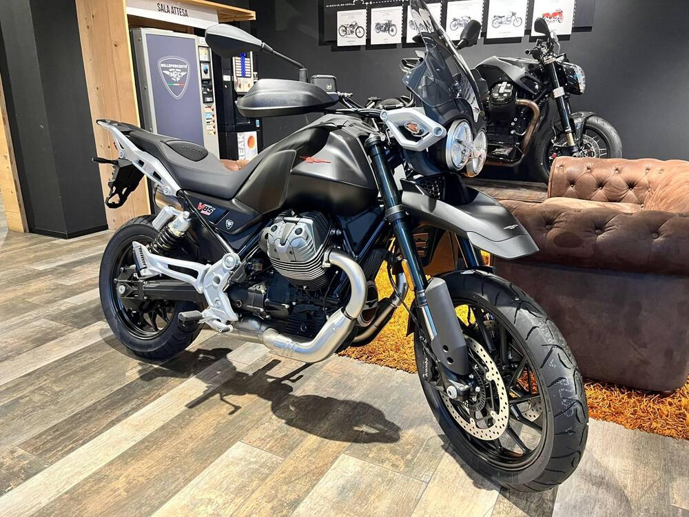 Moto Guzzi V85 Strada (2024 - 26)