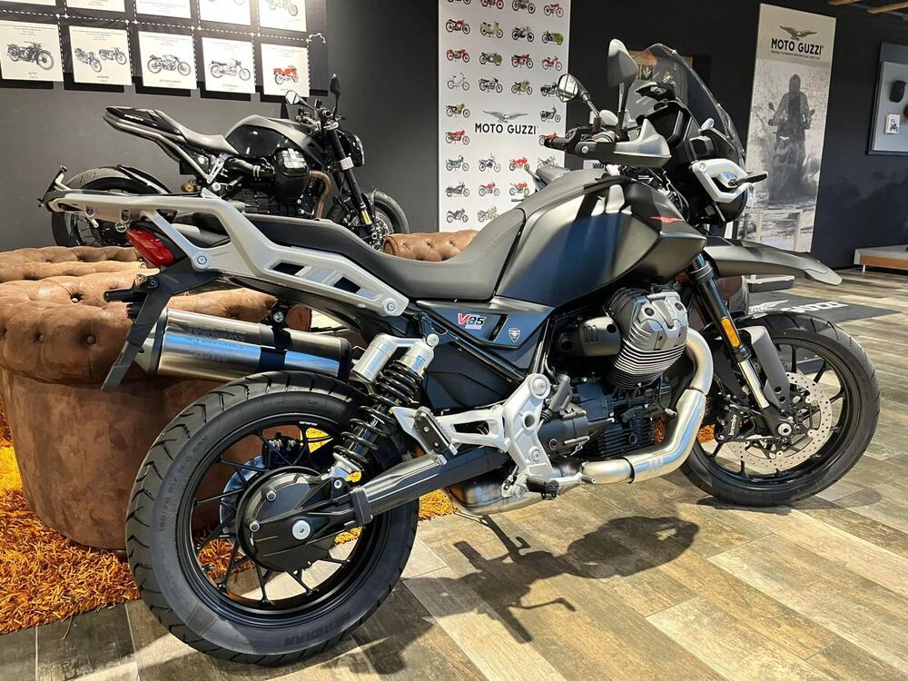 Moto Guzzi V85 Strada (2024 - 26) (2)