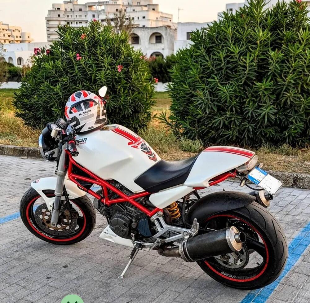 Ducati Monster 600 Dark (1998 - 01)