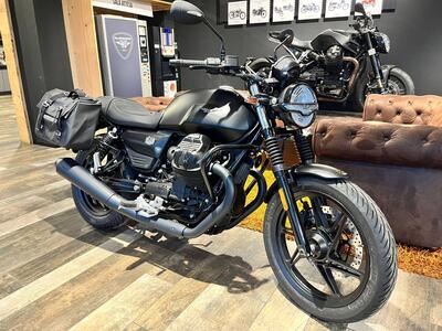 Moto Guzzi V7 Stone (2025 - 26) nuova