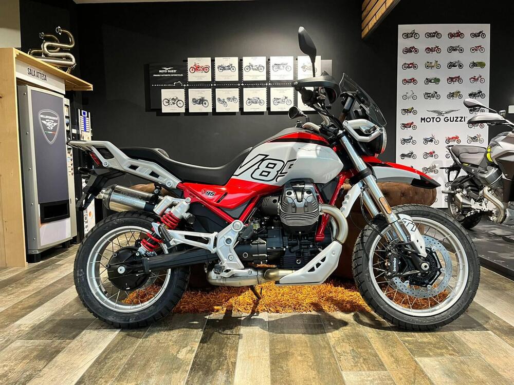 Moto Guzzi V85 TT (2024 - 26)