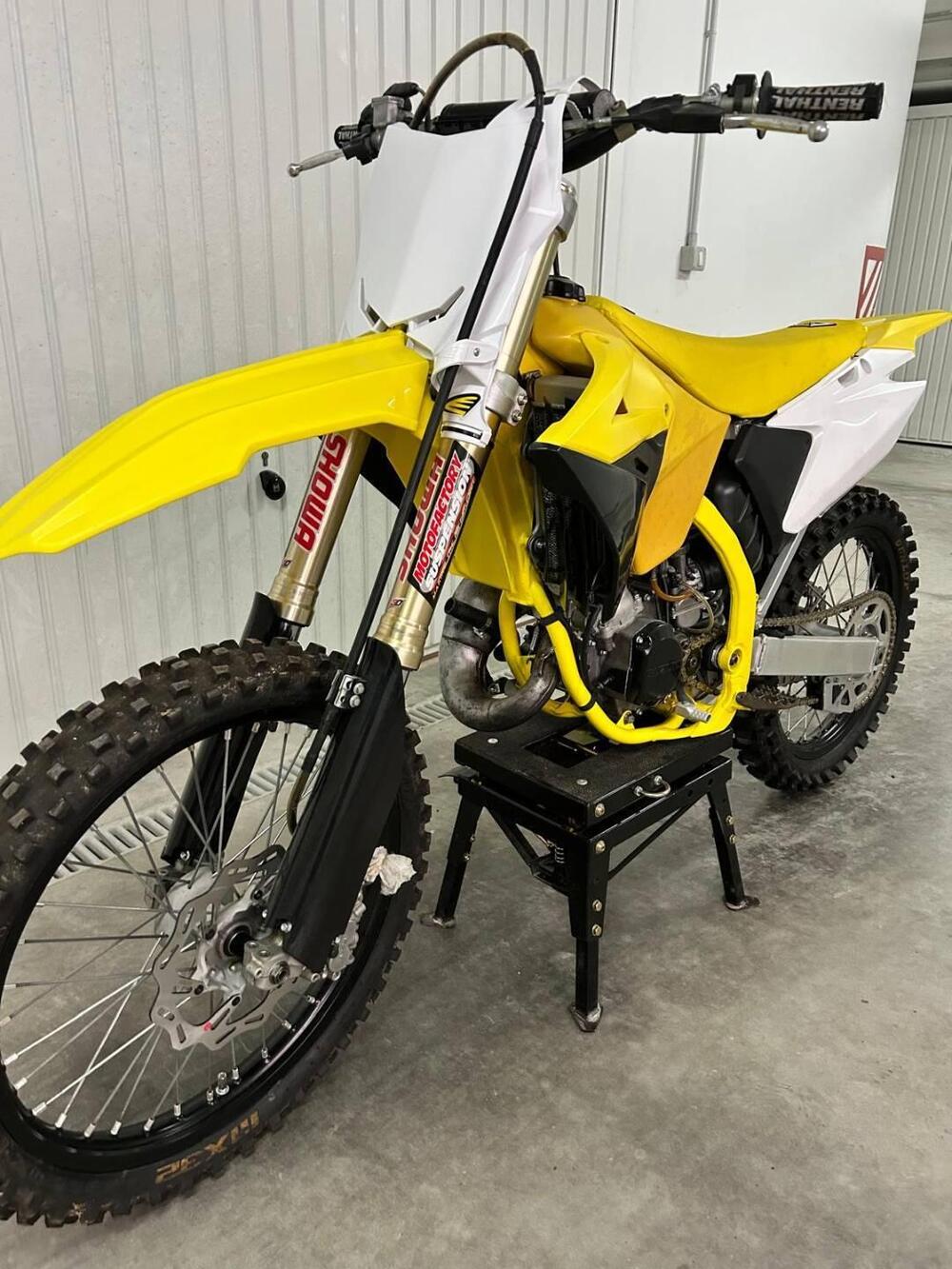 Suzuki RM 125 (2002 - 03) (4)