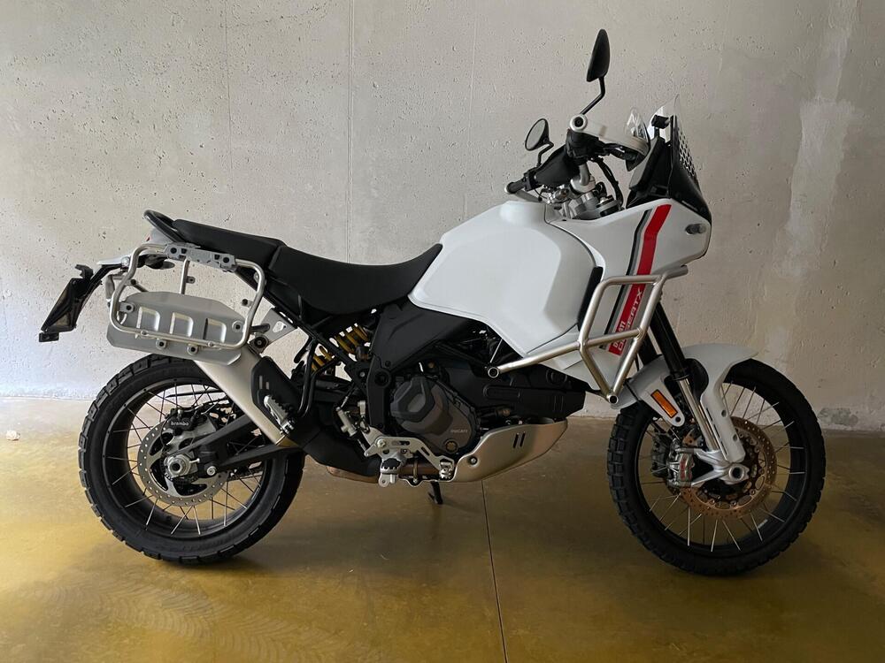 Valigie laterali + telai per Desert X Ducati (3)