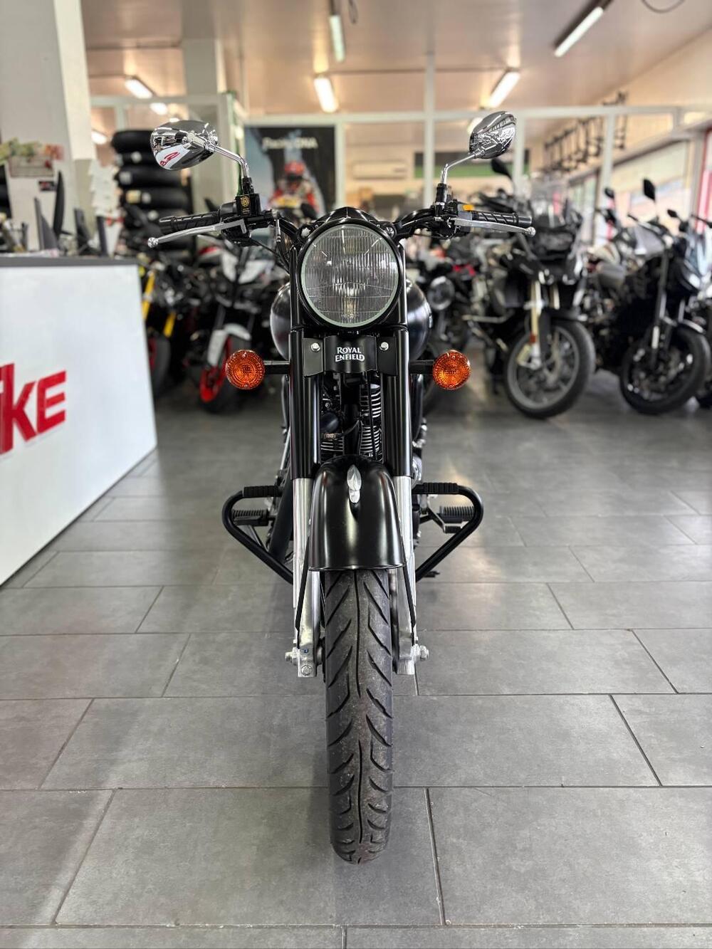Royal Enfield Classic 500 EFI Stealth Black (2018 - 20) (3)
