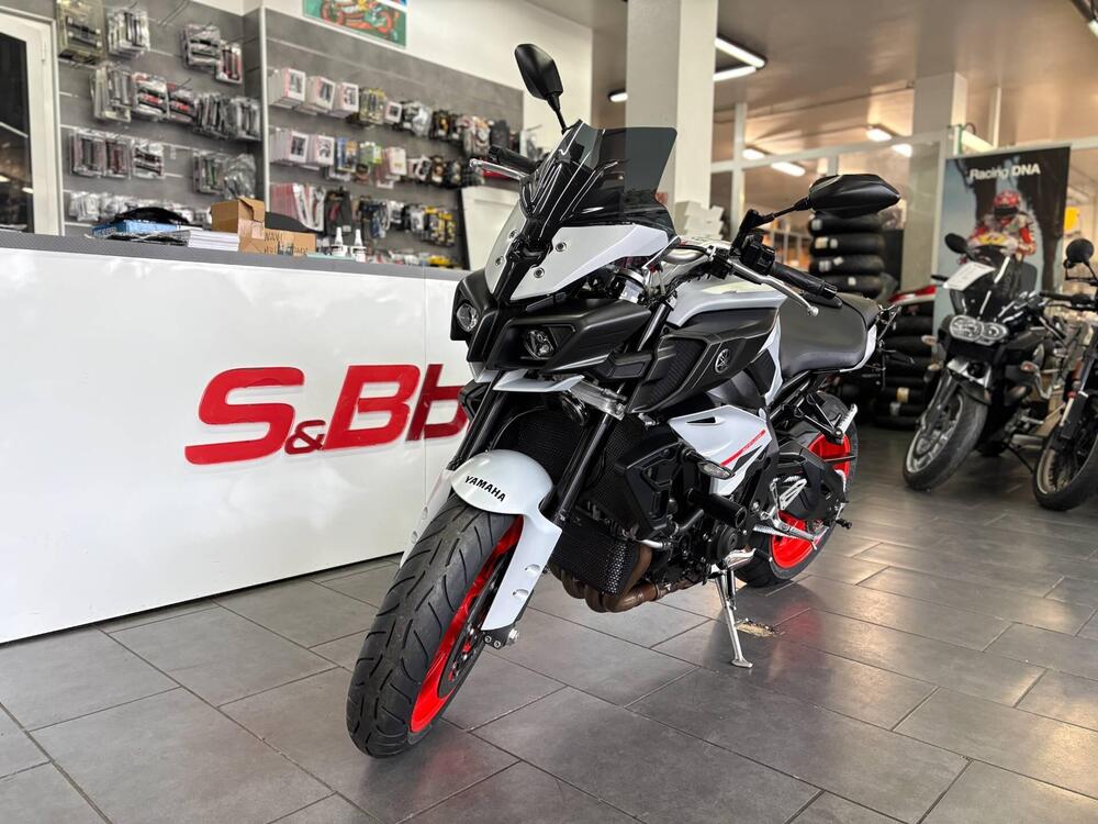 Yamaha MT-10 (2017 - 20) (2)