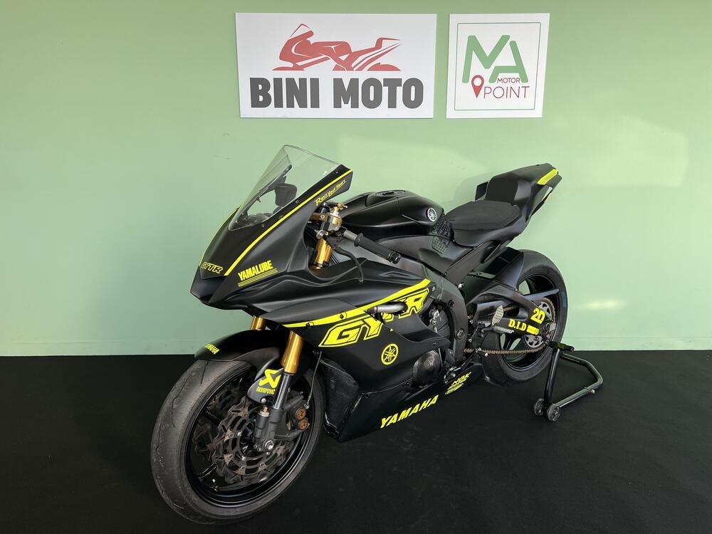 Yamaha YZF R6 (2006 - 07) (4)